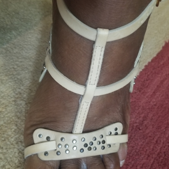 Shoes - Picture 4 of 5